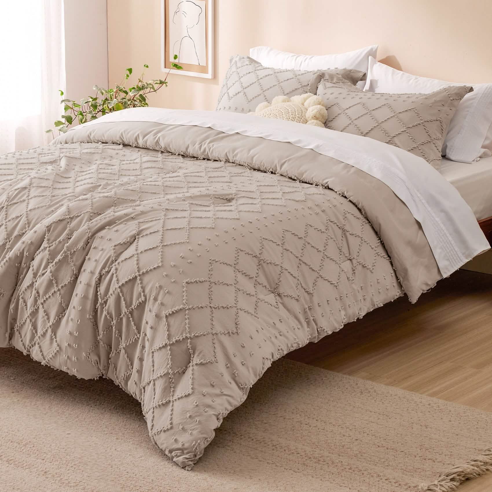 Tufted Embroidery Comforter Set