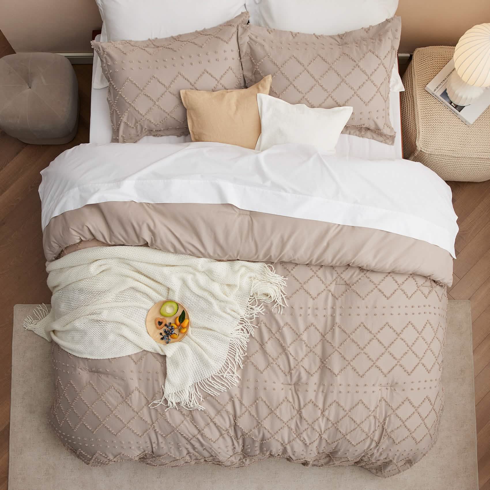 Tufted Embroidery Comforter Set