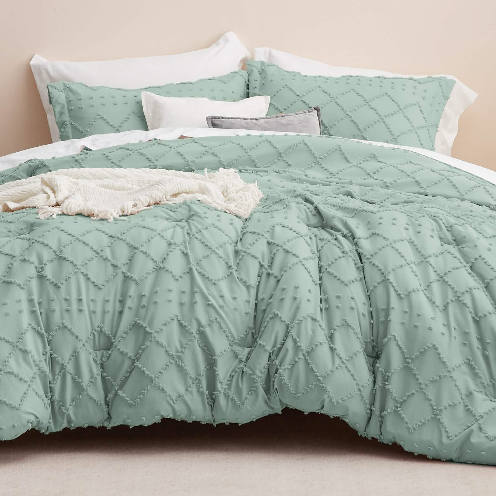 Tufted Embroidery Comforter Set