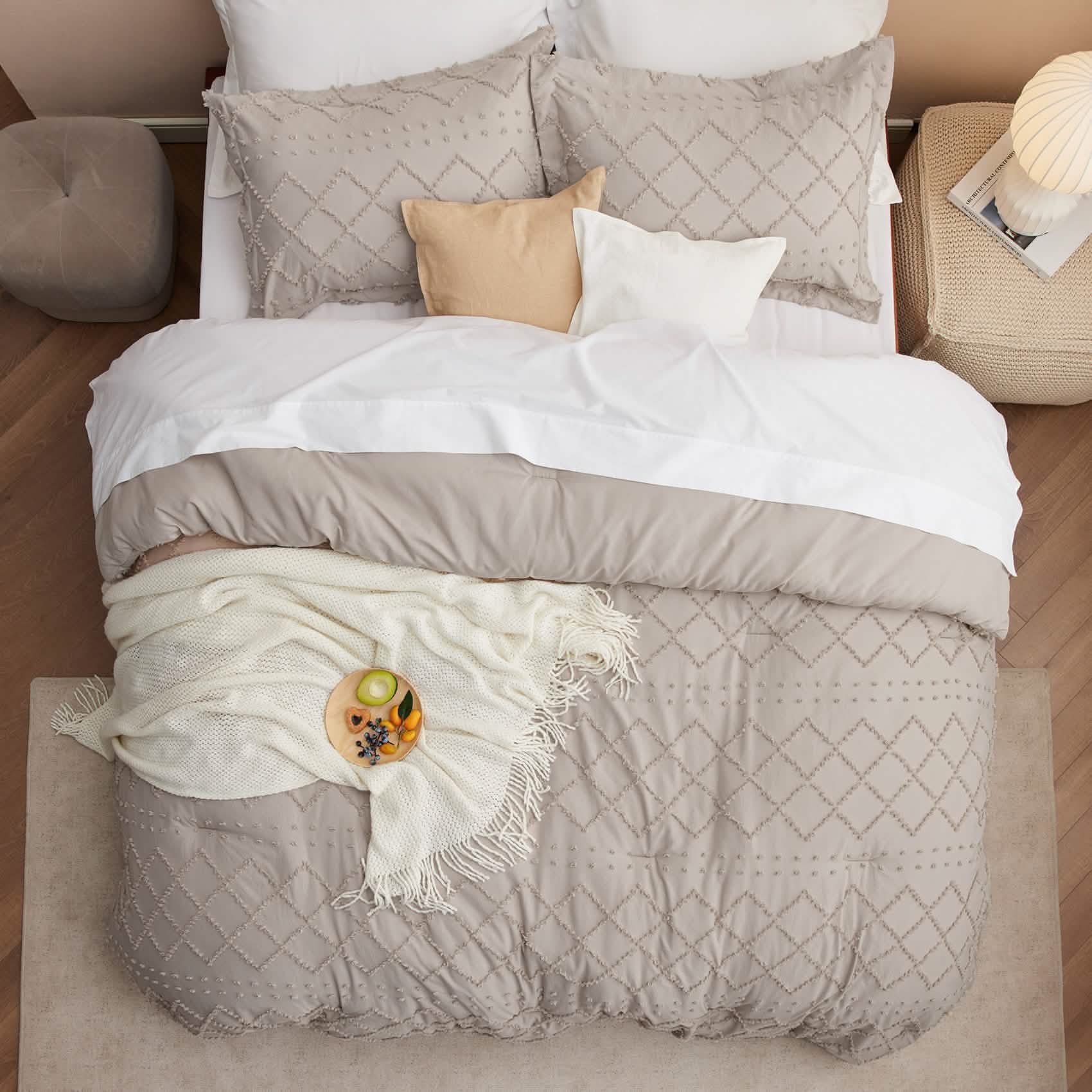 Tufted Embroidery Comforter Set