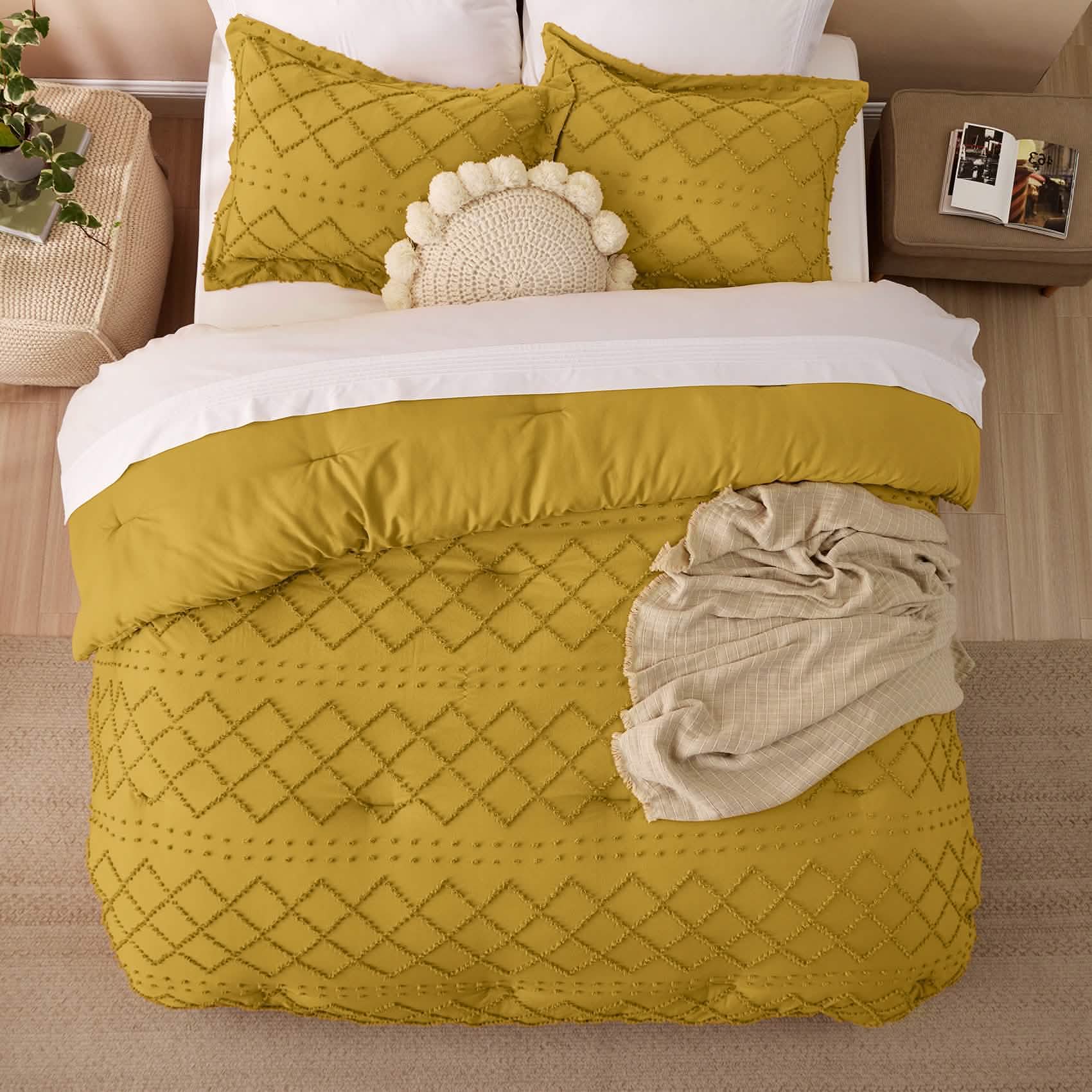 Tufted Embroidery Comforter Set