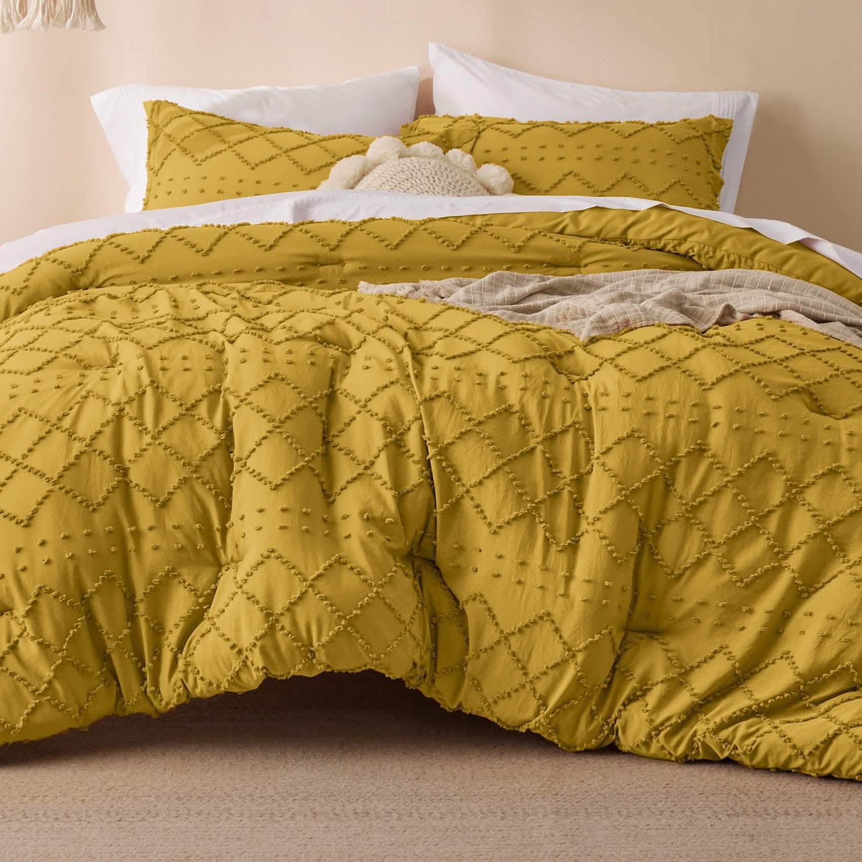 Tufted Embroidery Comforter Set