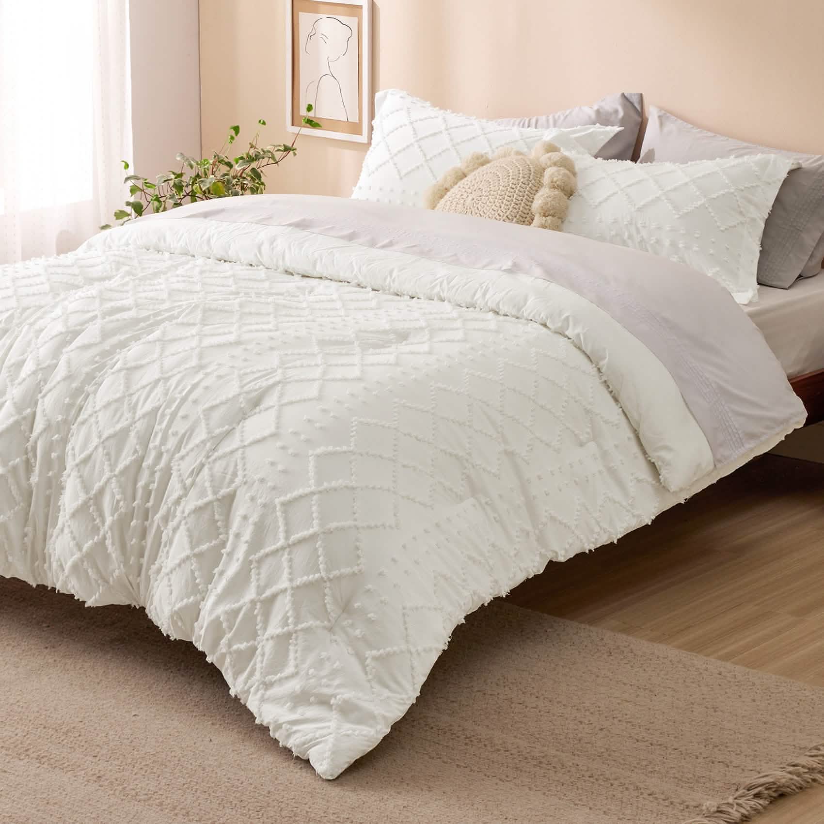 Tufted Embroidery Comforter Set