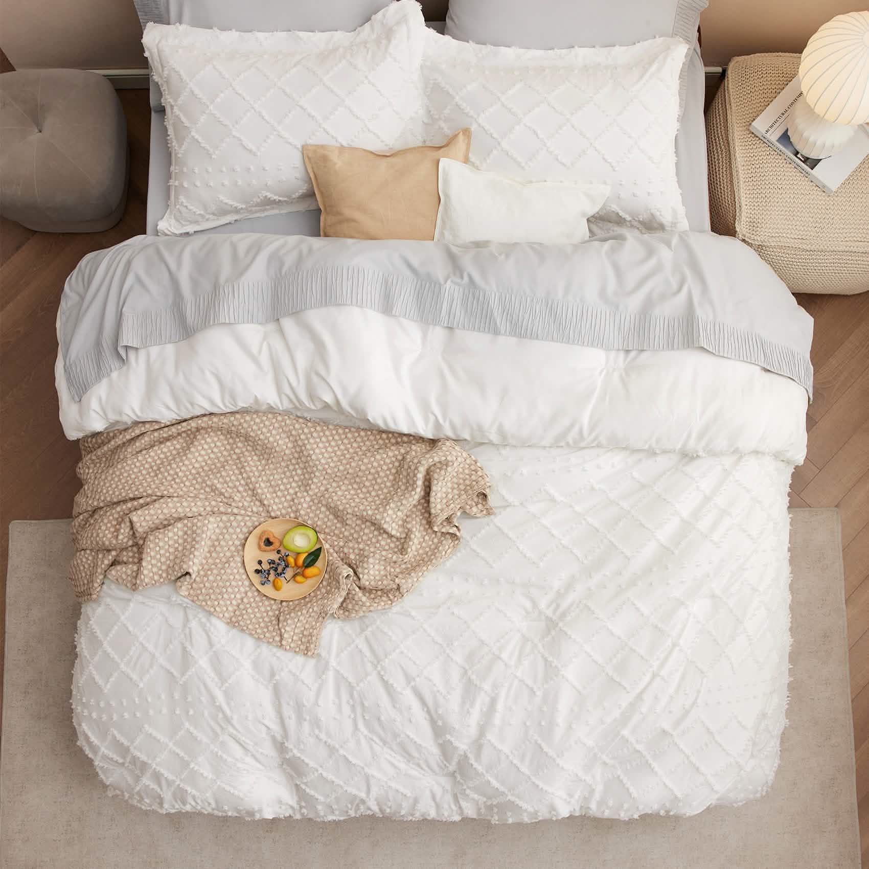 Tufted Embroidery Comforter Set