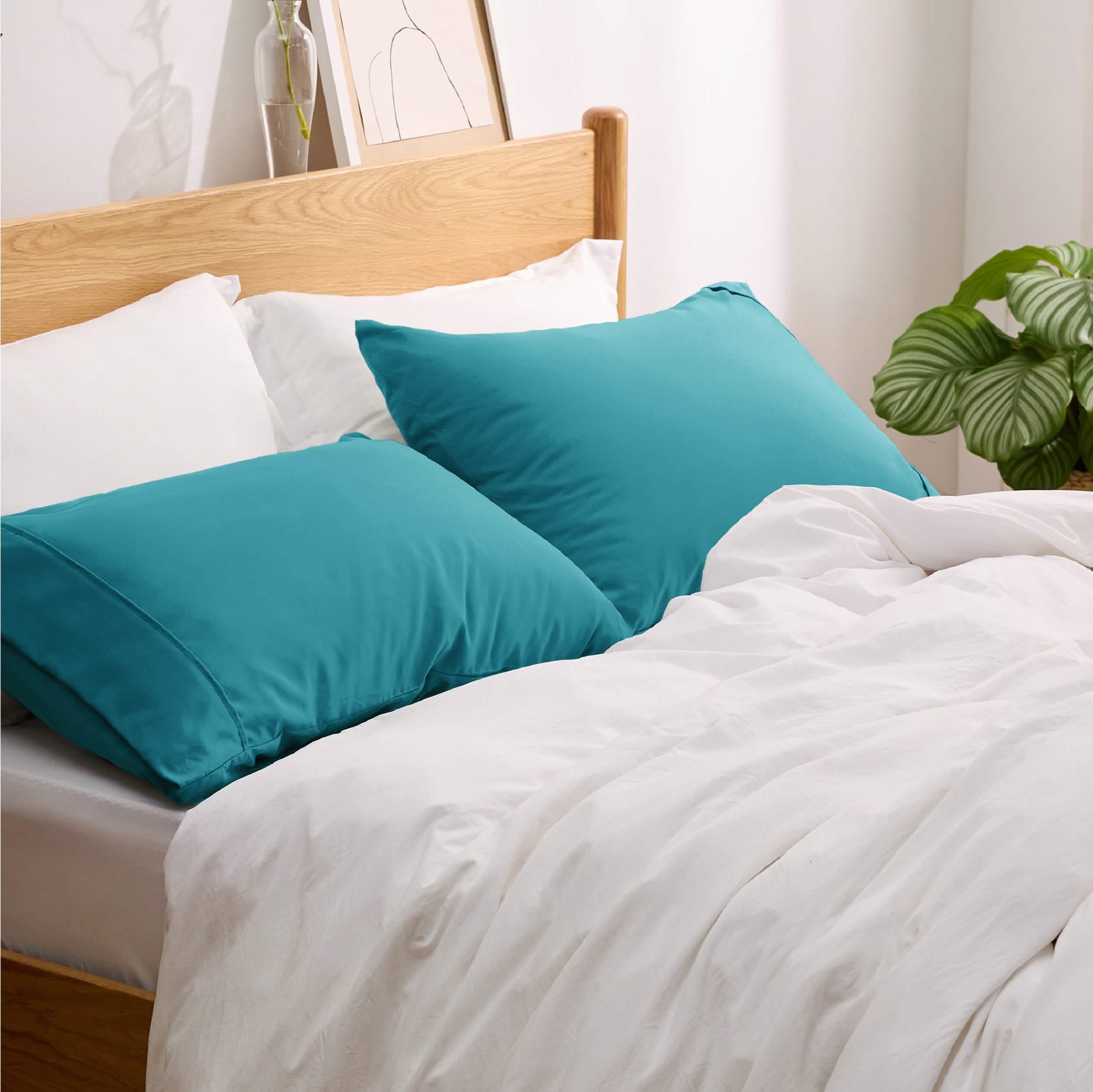 Fade and Stain Resistant Microfiber Pillowcase