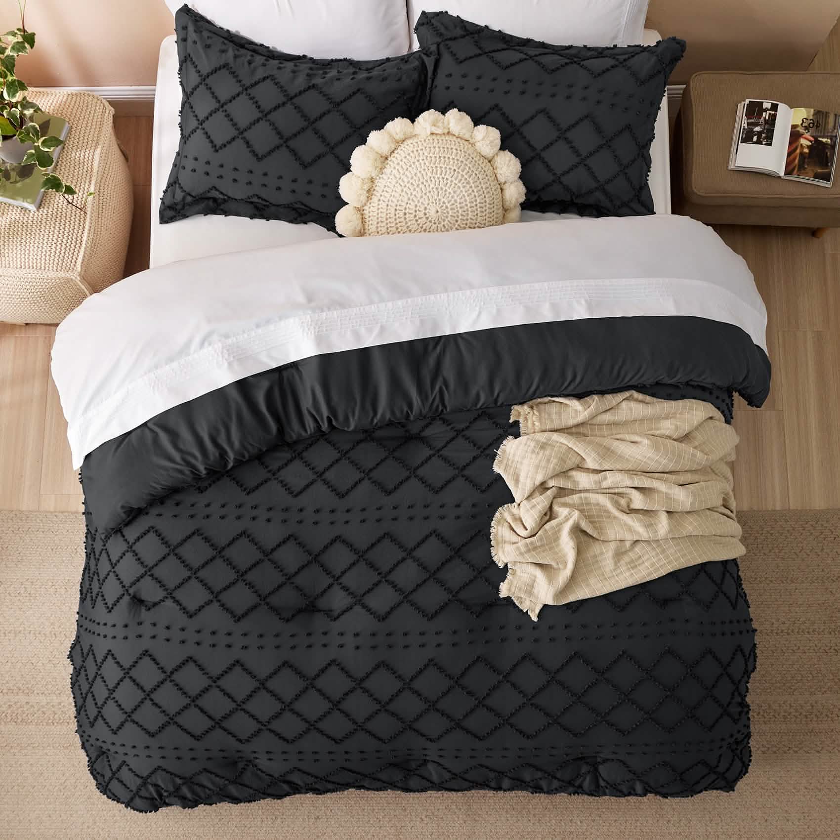 Tufted Embroidery Comforter Set