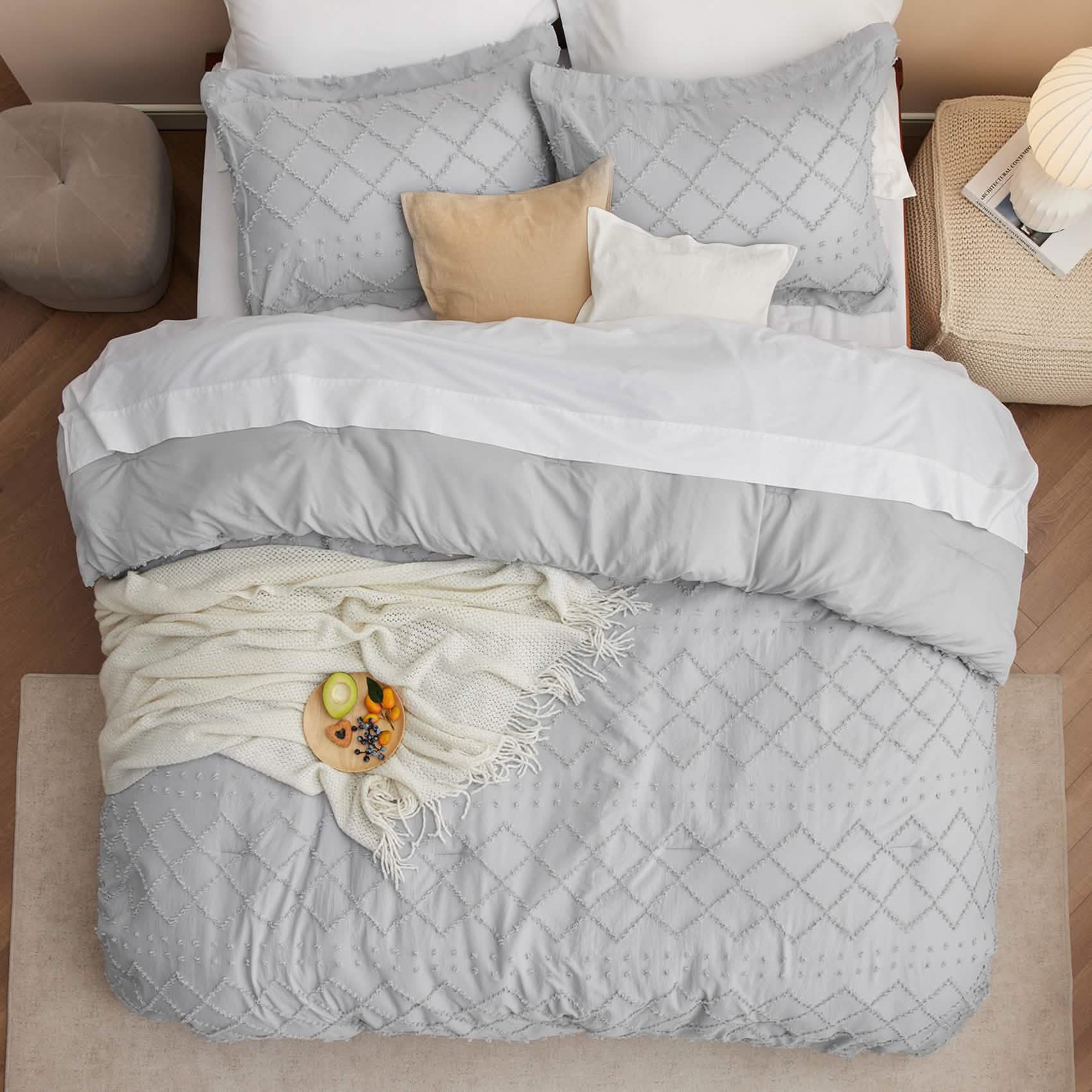 Tufted Embroidery Comforter Set