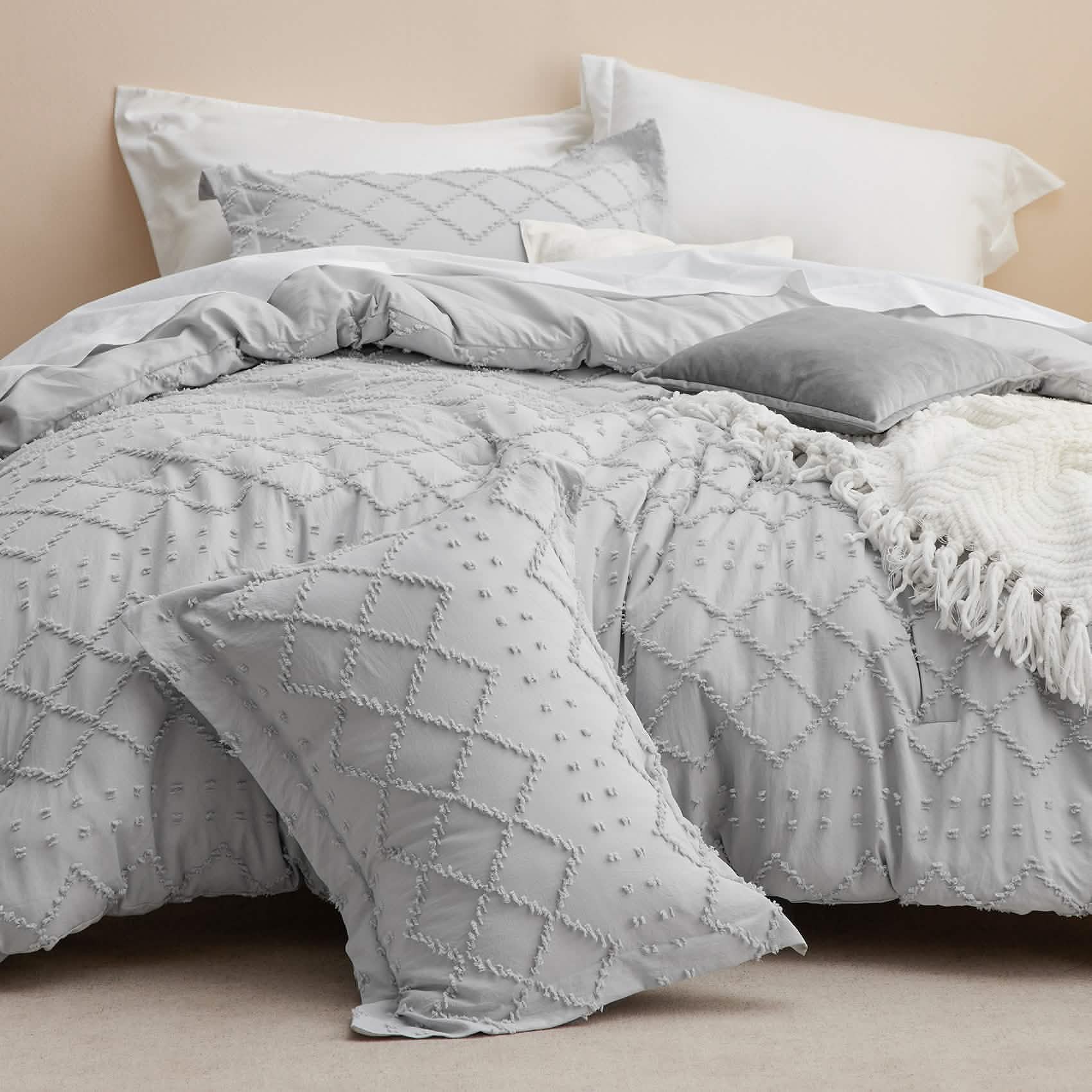 Tufted Embroidery Comforter Set