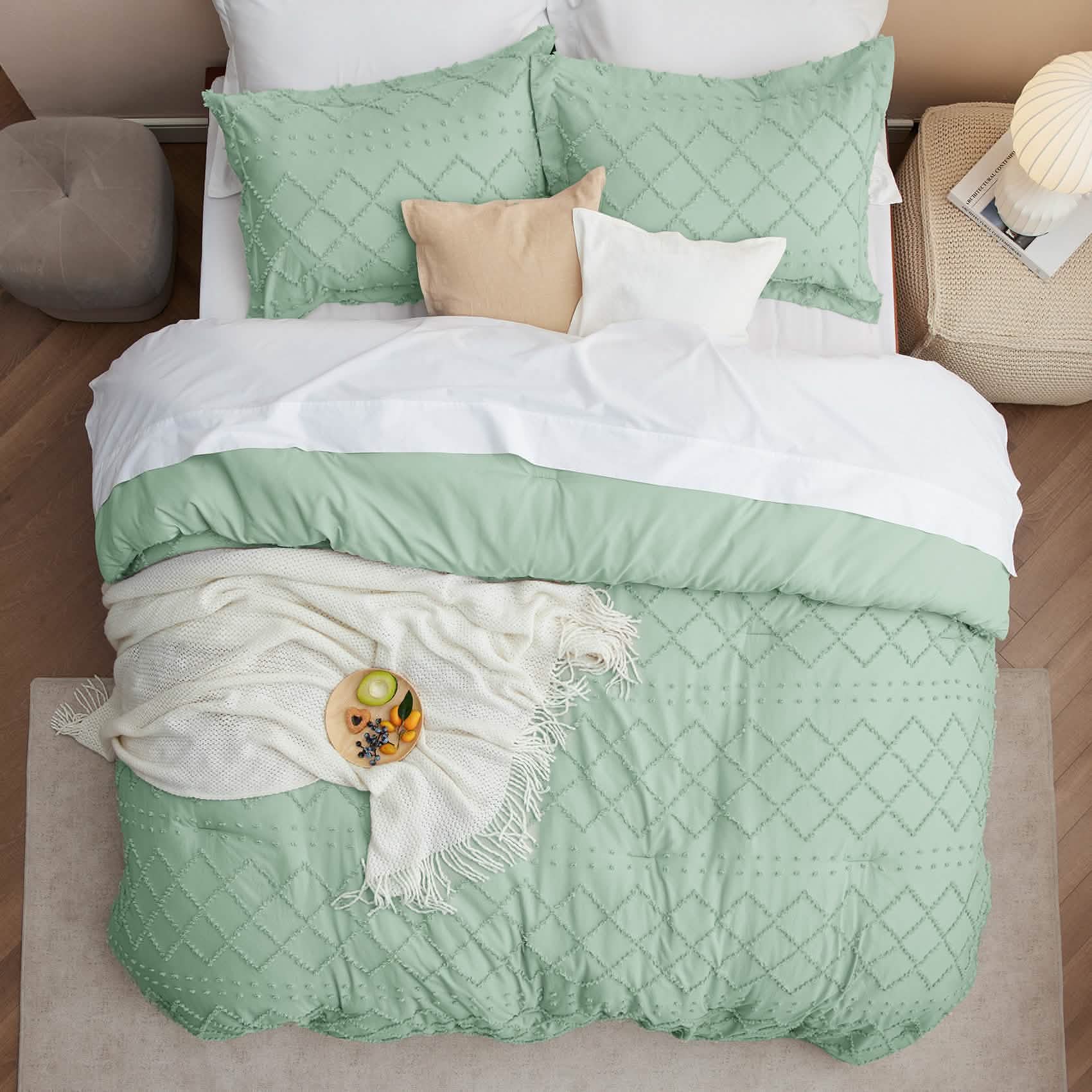Tufted Embroidery Comforter Set