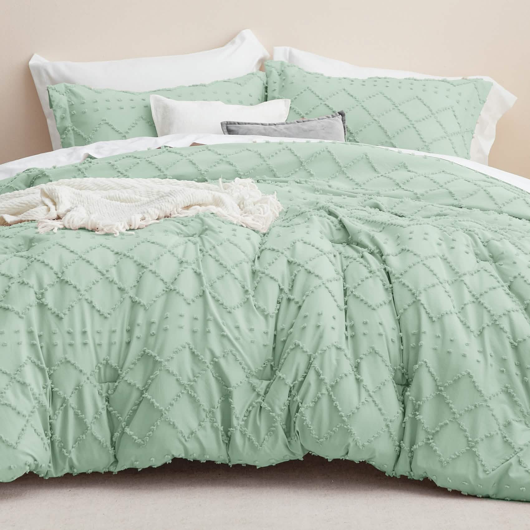 Tufted Embroidery Comforter Set