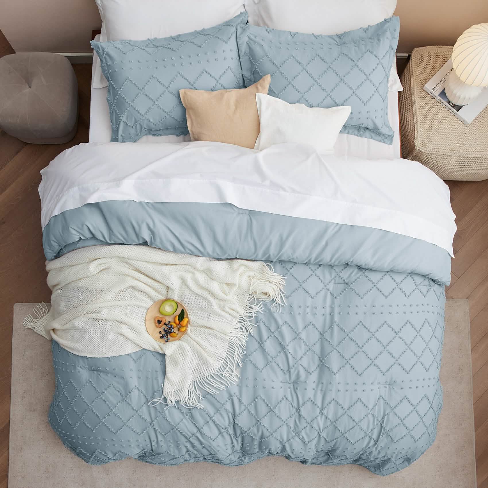Tufted Embroidery Comforter Set
