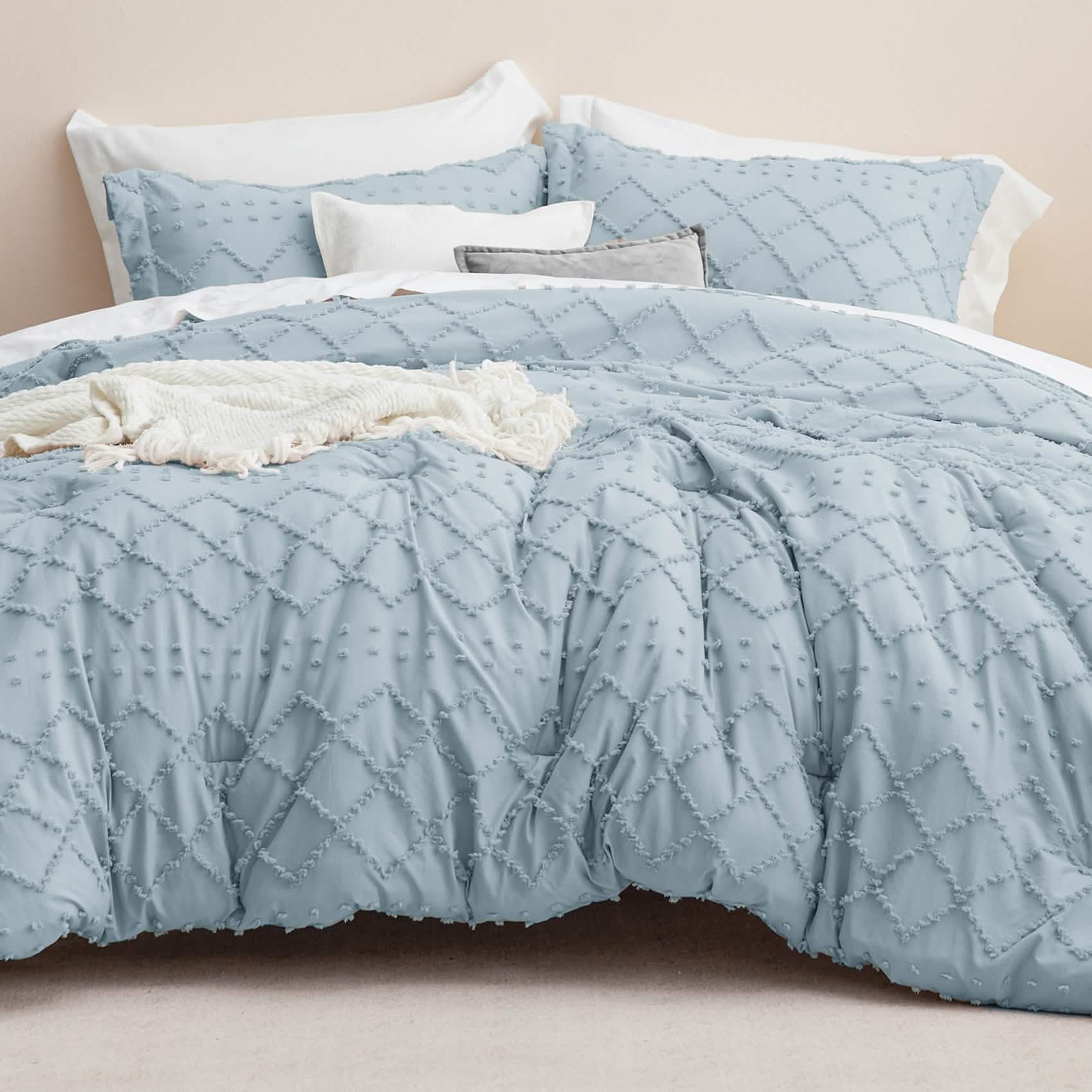 Tufted Embroidery Comforter Set
