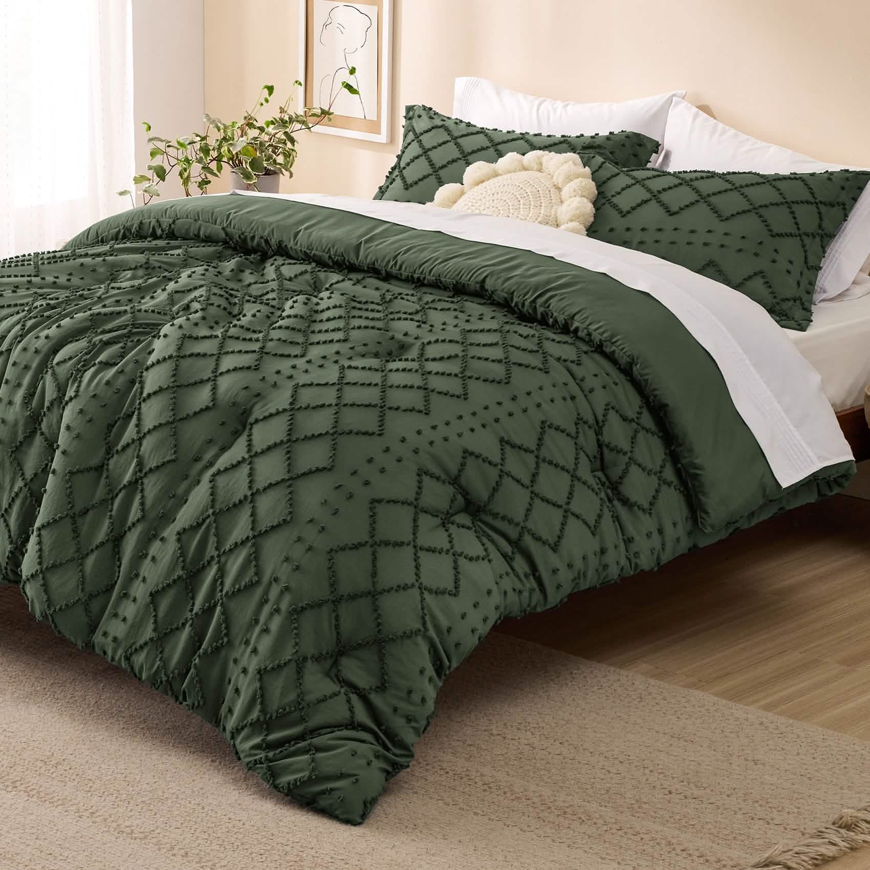 Tufted Embroidery Comforter Set