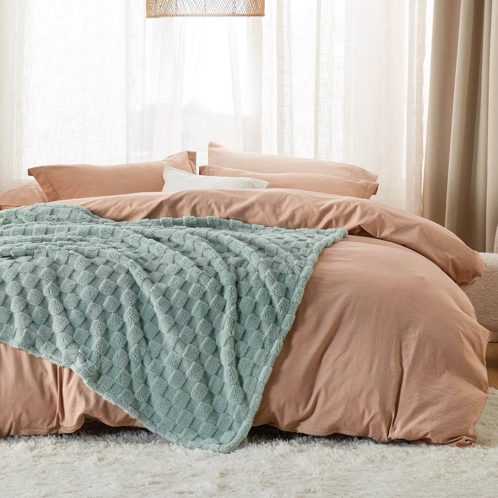 Jacquard Shaggy Sherpa Blanket