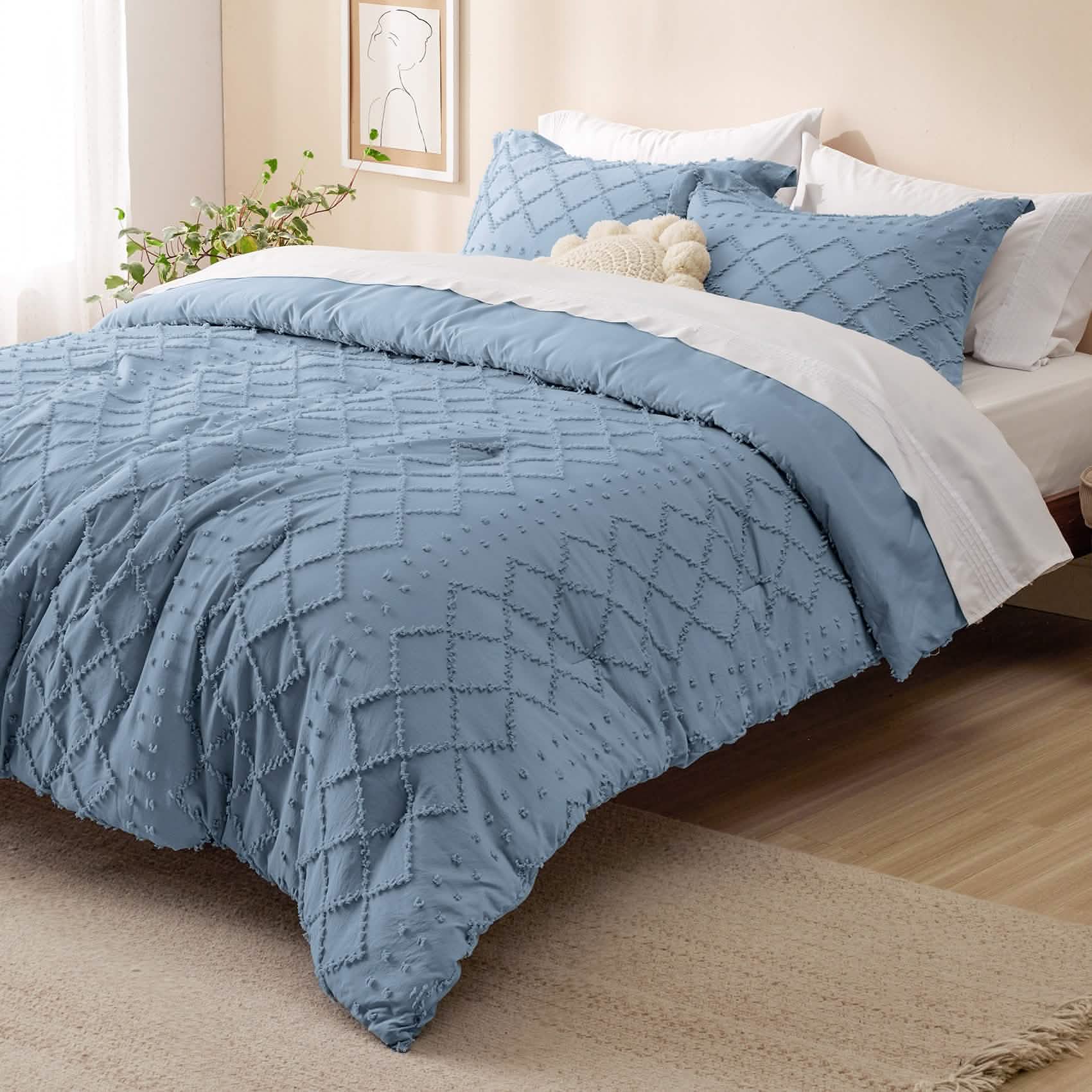 Tufted Embroidery Comforter Set