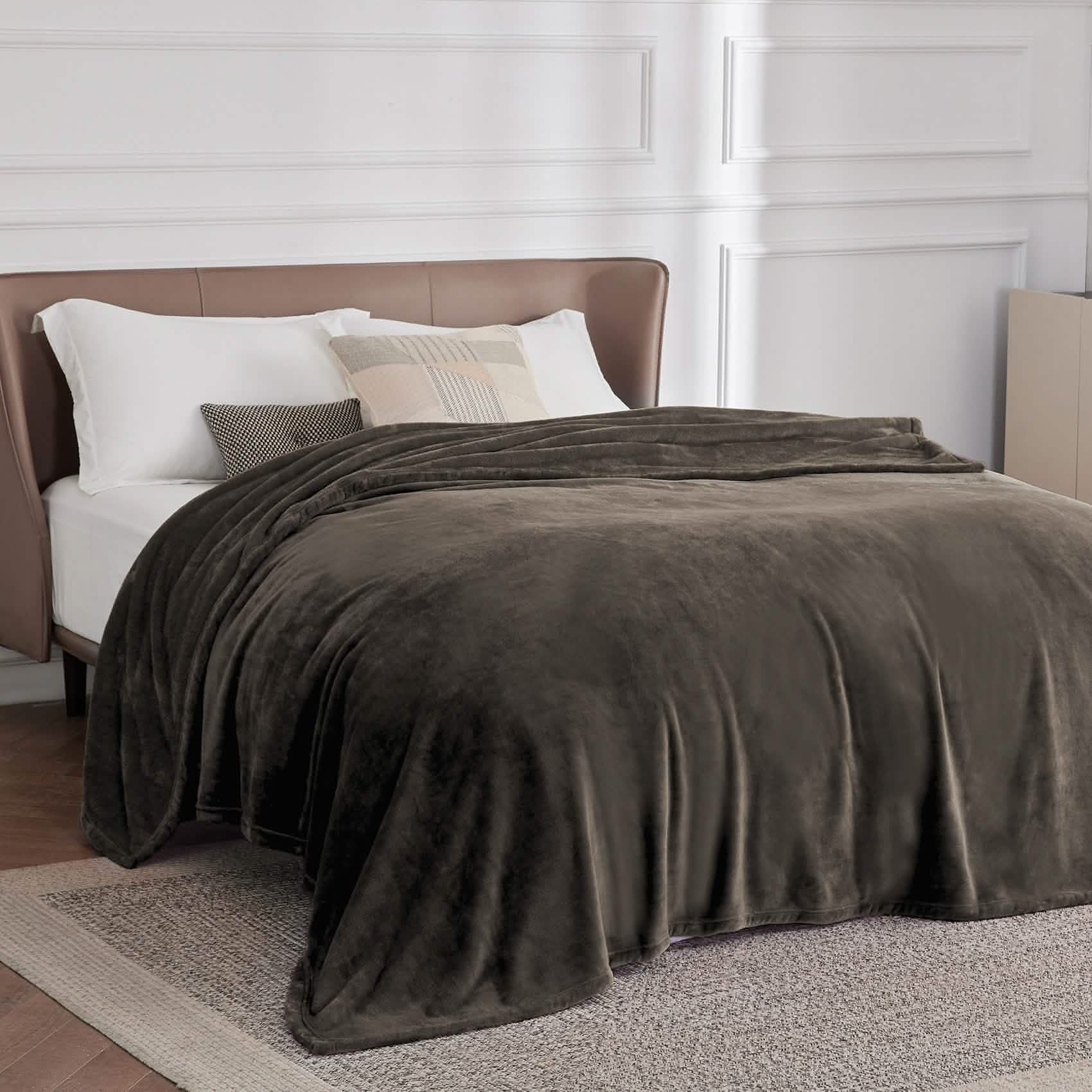 GentleSoft™ Flannel Fleece Blanket 300gsm