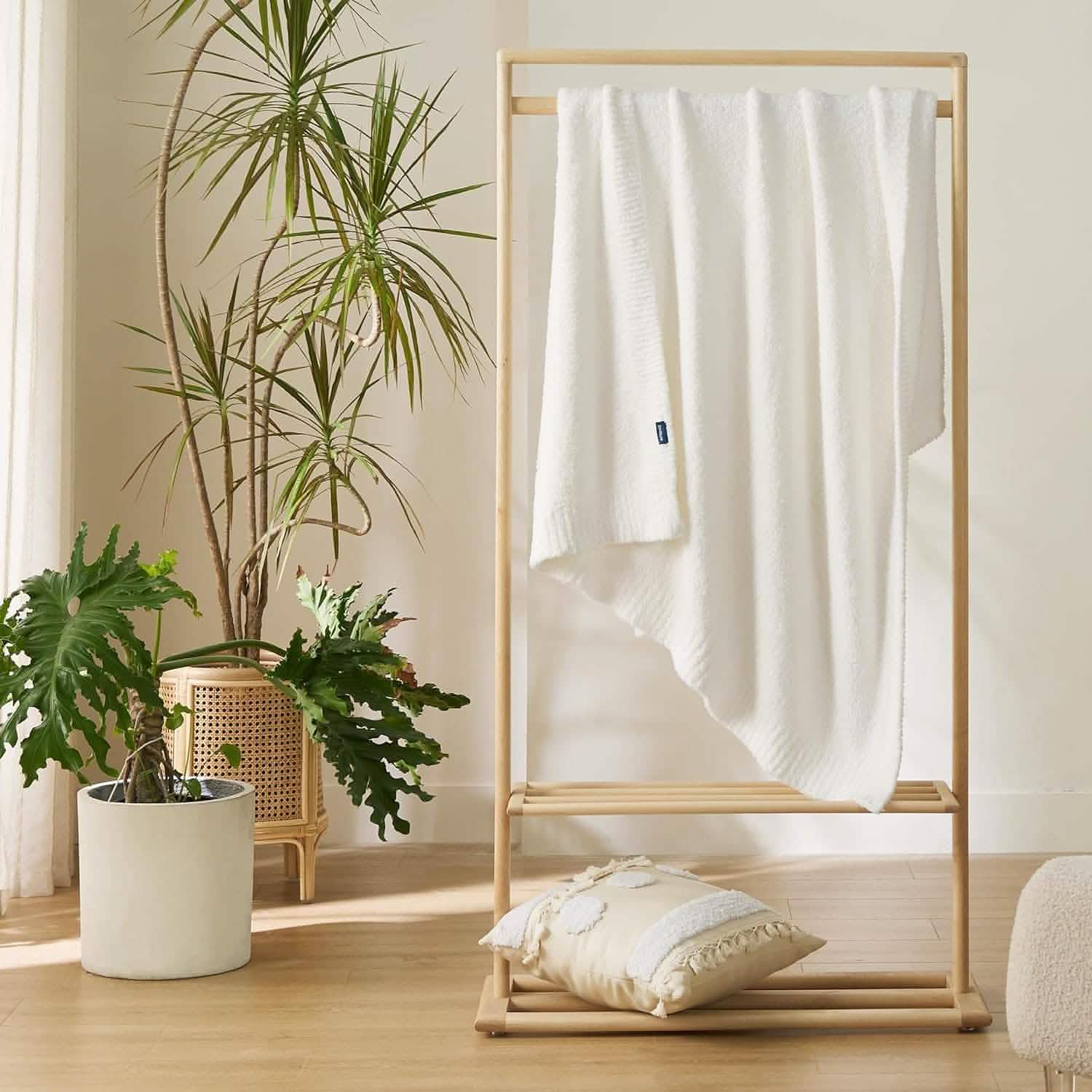 Feather Yarn Throw Blanket