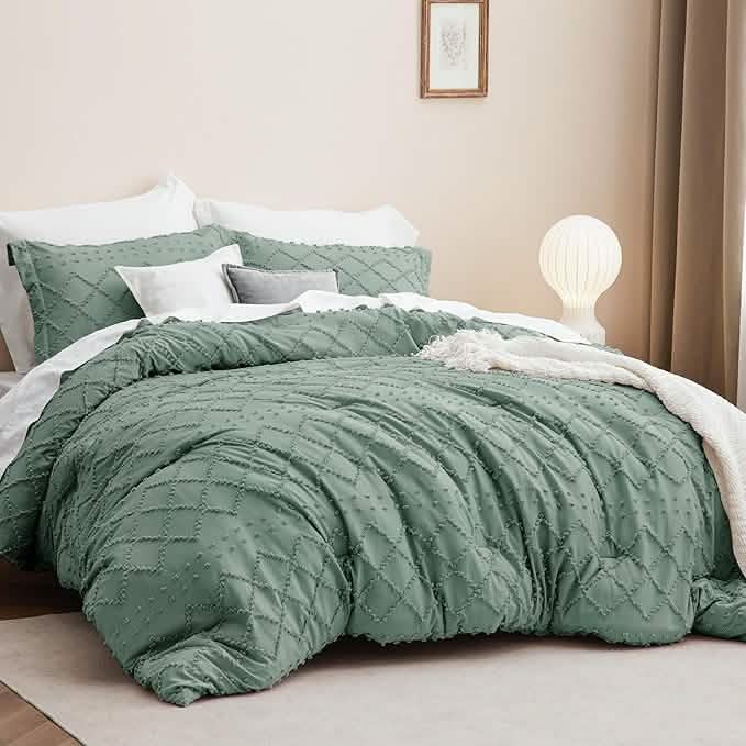 Tufted Embroidery Comforter Set