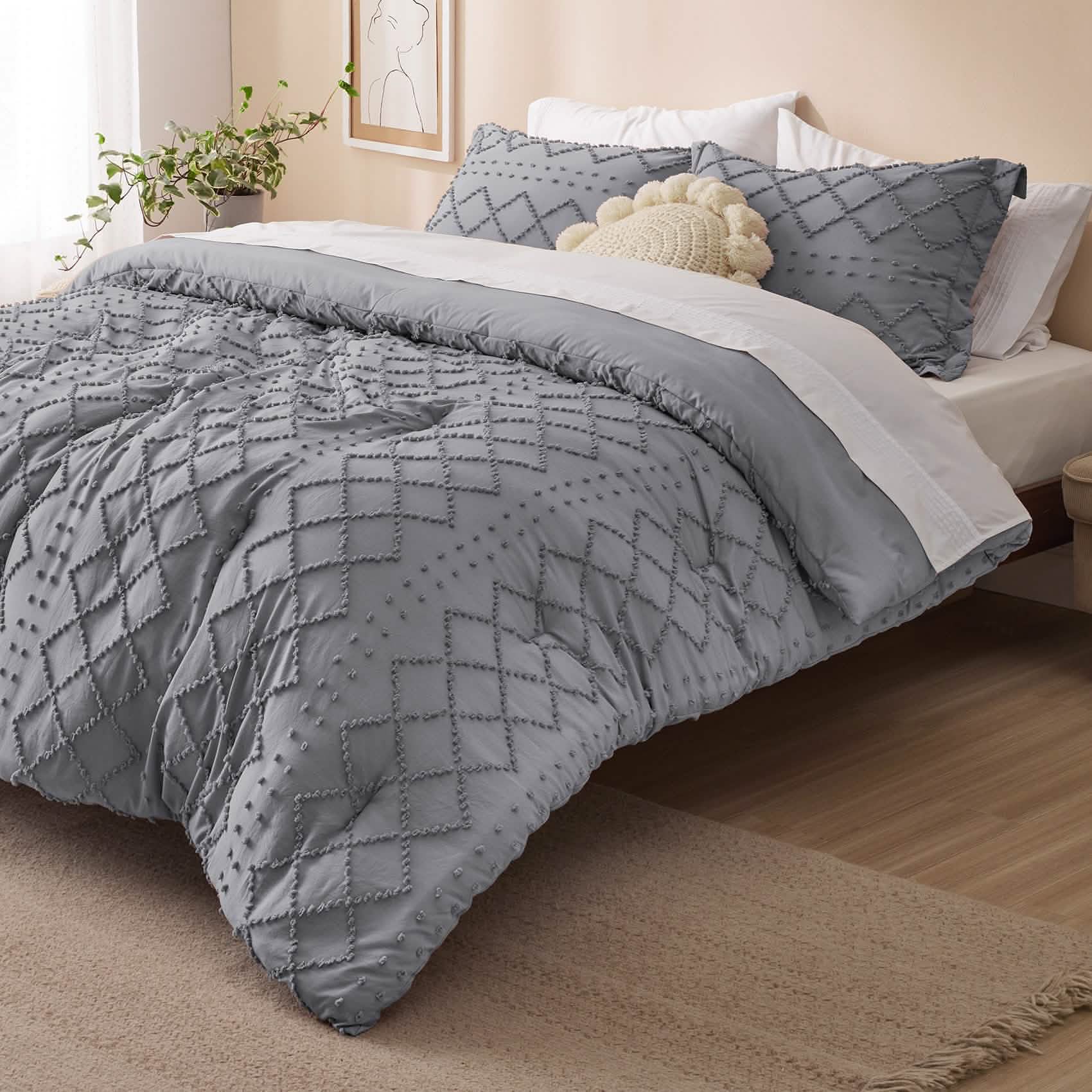 Tufted Embroidery Comforter Set