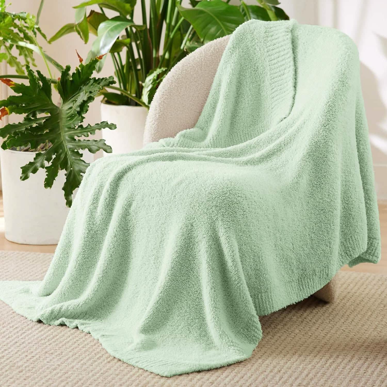 GentleSoft™ Feather Yarn Throw Blanket