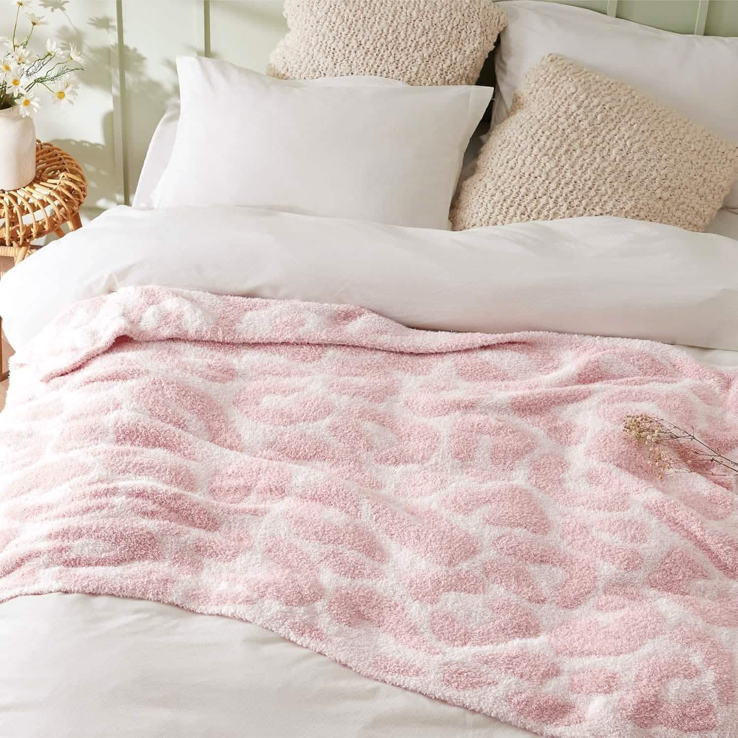 GentleSoft™ Feather Yarn Throw Blanket
