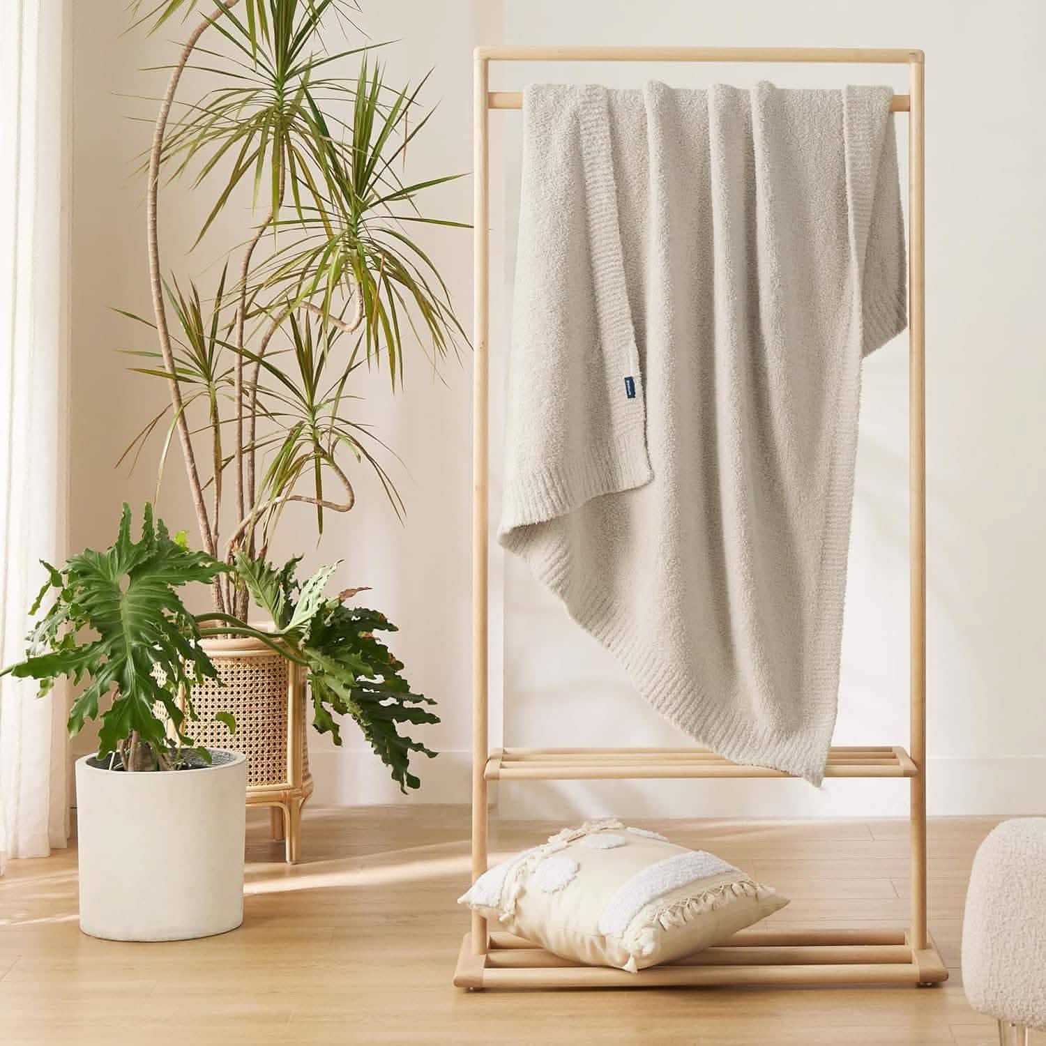 Feather Yarn Throw Blanket