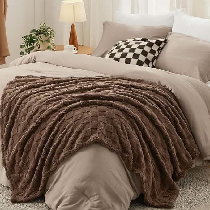 GentleSoft™ Checkered Comforter Set