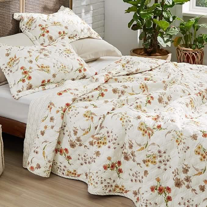 Floral Quilt Set White