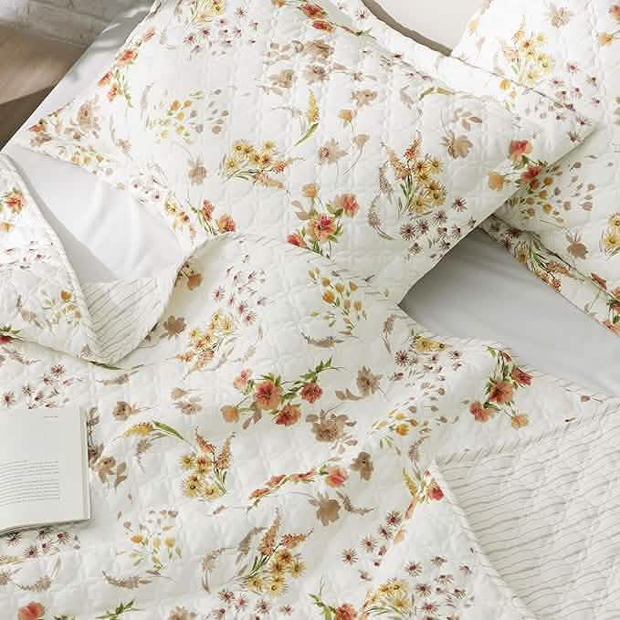 GentleSoft™ Floral Quilt Set White
