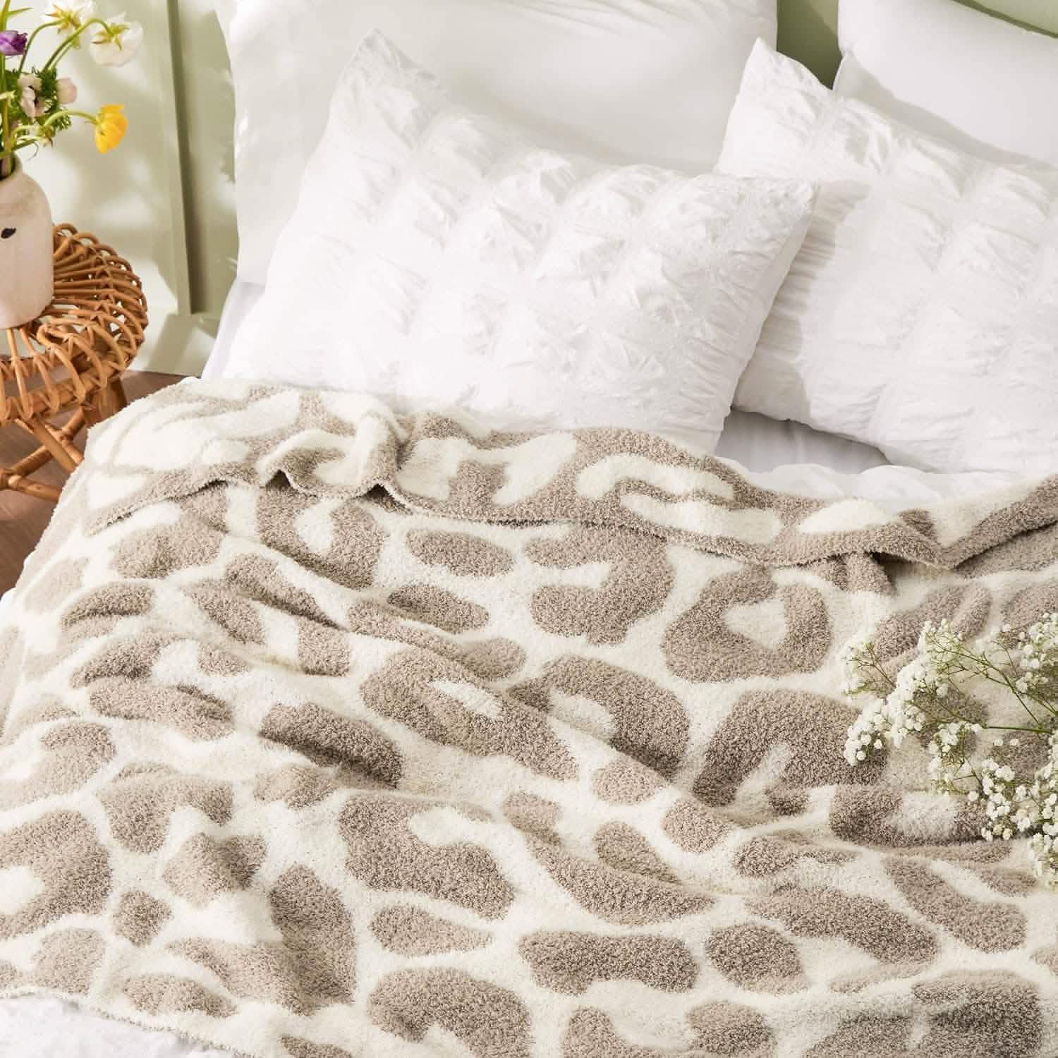 GentleSoft™ Feather Yarn Throw Blanket