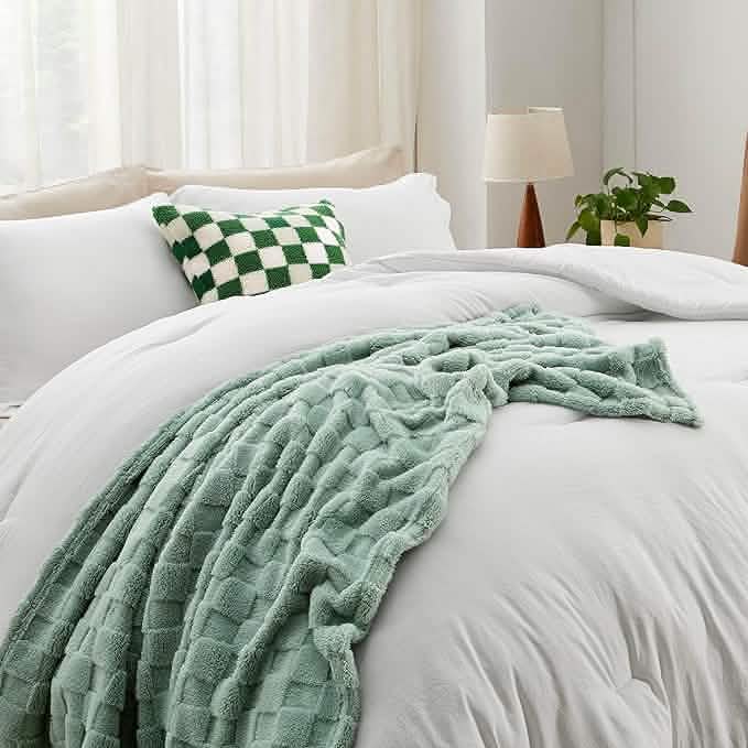 Checkered Comforter Set