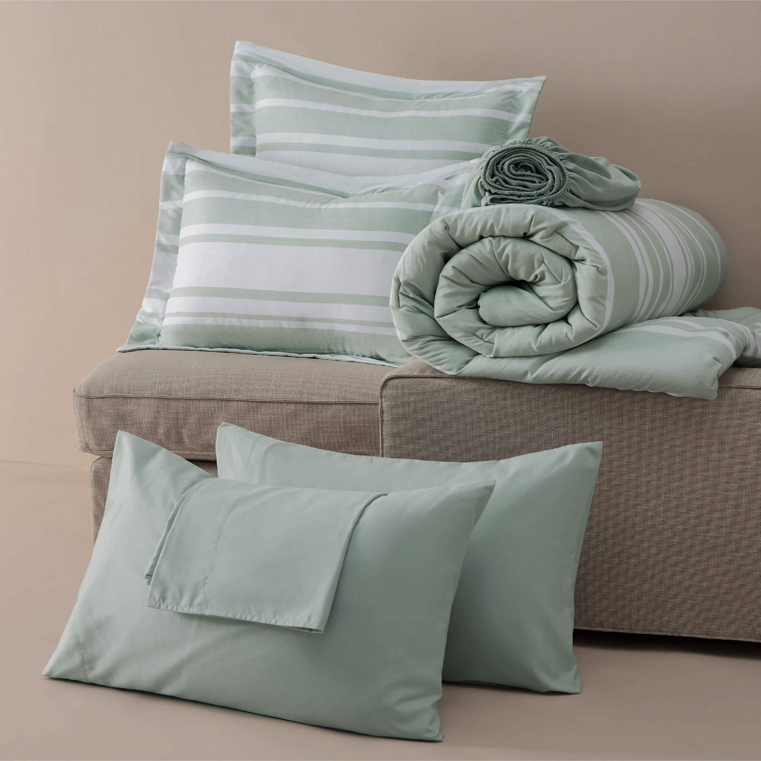 Reversible Cationic Dyed Bed-in-a-Bag