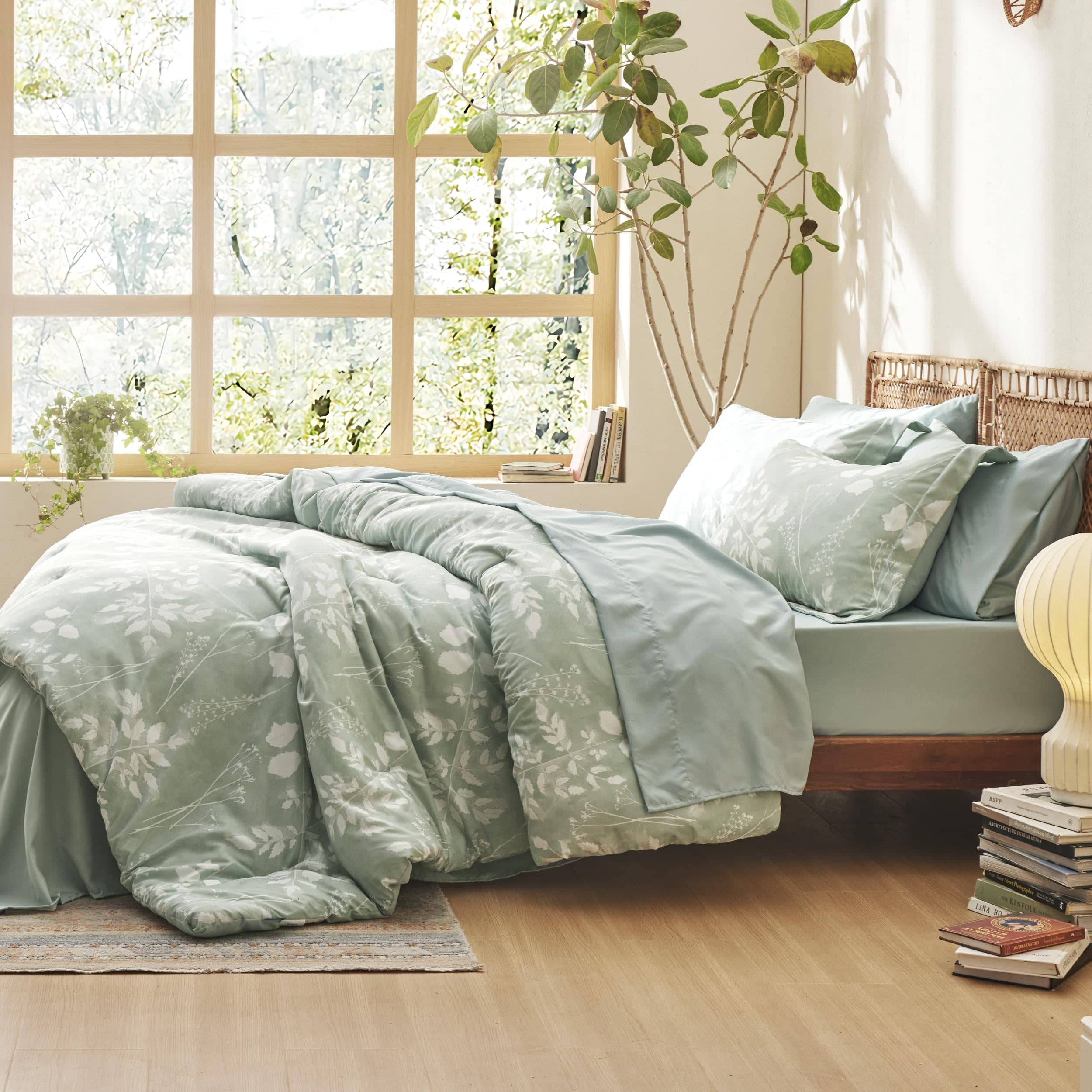 Elegant Floral Comforter Sets