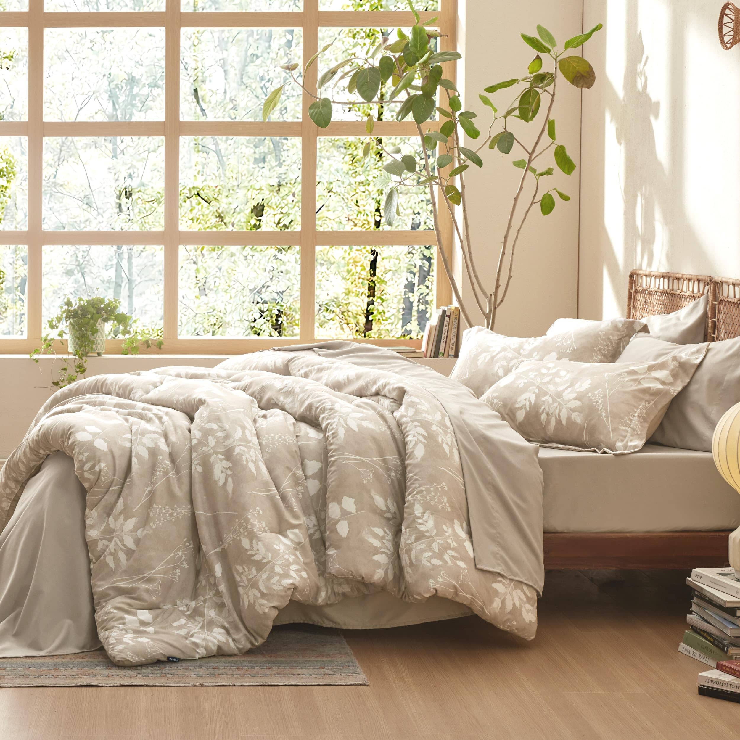 Elegant Floral Comforter Sets