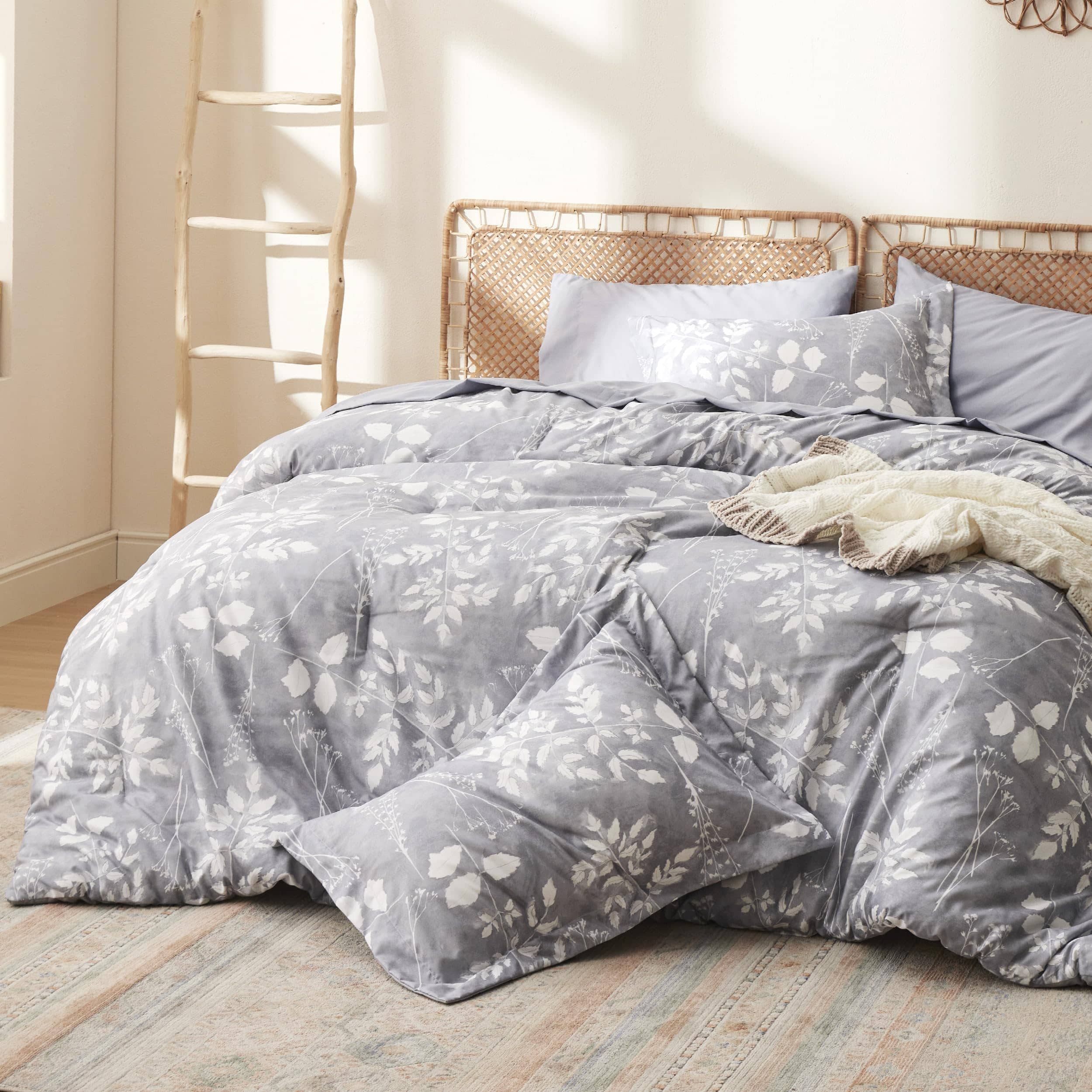 Elegant Floral Comforter Sets